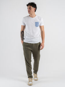 V2 T-shirt basica con taschino rigato azzurro TUBI28 Bianca (2)