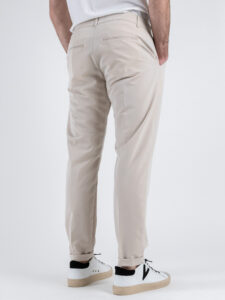Abito intero leggero in poliviscosa con giacca doppiopetto e pantalone slim fit ASTON VILLA Beige (7)