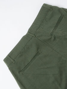 Abito intero leggero in poliviscosa con giacca doppiopetto e pantalone slim fit ASTON VILLA Militare (1)