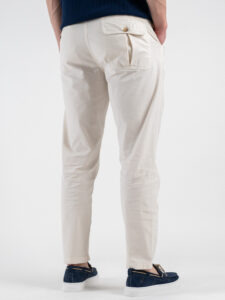 BERNA Pantalone in misto lino morbido con pinces 251108 Latte (1)