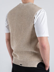 BL11 Gilet over in maglia smanicato con strappi sul fondo BUDAPEST beigeceleste (5)