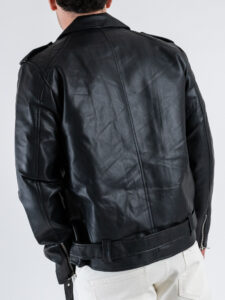 Biker in ecopelle con tasche e zip L971 Nero (1)