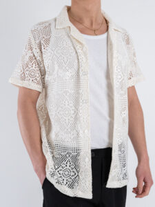 Camicia con collo a V mezza manica in fantasia traforata P2728 Beige (4)