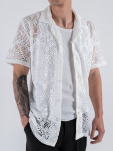 Camicia con collo a V mezza manica in fantasia traforata P2728 Bianco (4)