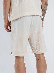 Coordinato corto con stampa t-shirt over + bermuda con coulisse XT2046 Panna (1)