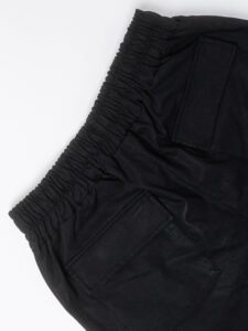 DISCLAIMER Pantalone con coulisse in gabardine con stampa graffiti 25EDS54898 Nero (1)