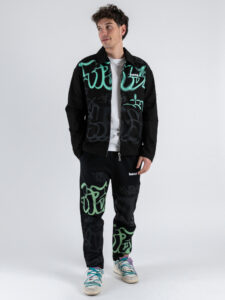 DISCLAIMER Pantalone con coulisse in gabardine con stampa graffiti 25EDS54898 Nero (2)