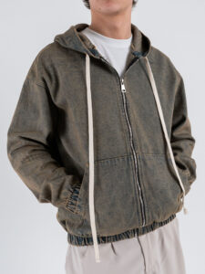 Giacchetta in jeans slavato con zip e cappuccio PT394 (1)