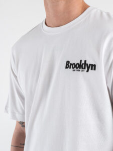 ONLY&SONS T-shirt over con stampa Brooklyn sul retro 22033620 KEANE Bright White (4)