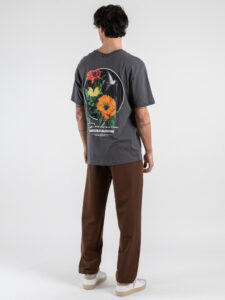 ONLY&SONS T-shirt over con stampa floreale sul retro 22033620 KEANE Magnet (1)