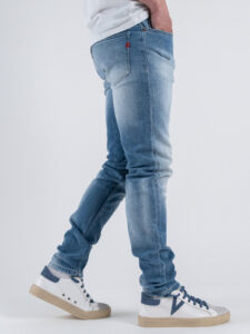 OVER-D Jeans azzurro leggermente slavato senza rotture D14 Azzurro (5)