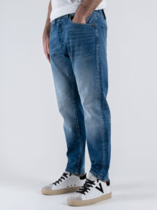 OVER-D Jeans carrot azzurro senza rotture D04 Azzurro (2)