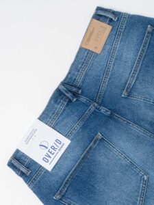 OVER.D Jeans carrot azzurro senza rotture D04 Azzurro (1)