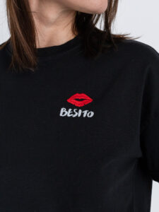 SUPERCULTURE T-shirt da donna boxy fit con stampa e ricamo BESITO Nero (4)