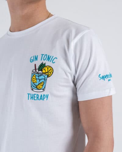 SUPERCULTURE T shirt in cotone con stampa e ricamo GIN TONIC THERAPY A1115 Bianca 3 Nuovi Arrivi