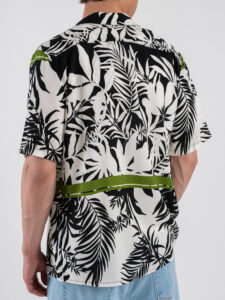 BL11 Camicia a MM in fantasia foglie spezzate 30923E30 Nera (1)