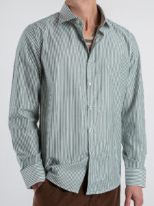 Camicia in cotone rigata con colletto 600AK Verde (1)