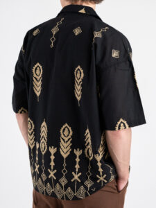 Camicia in fantasia con collo a V AFRODITE Black (1)