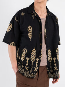 Camicia in fantasia con collo a V AFRODITE Black (3)