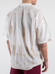 Camicia in fantasia con collo a V AFRODITE White (1)