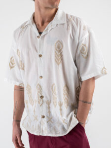 Camicia in fantasia con collo a V AFRODITE White (4)