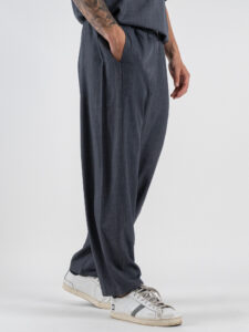 Coordinato con camicia a MM con colletto bianco + pantalone baggy fit FIA Piombo (9)