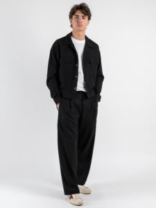 Coordinato giacchetta cropped + Pantalone baggy fit e coulisse ISA Nero (2)