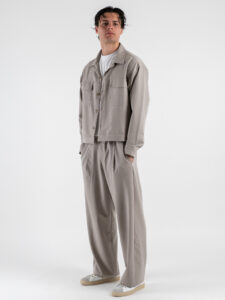 Coordinato giacchetta cropped + Pantalone baggy fit e coulisse ISA Tortora (4)