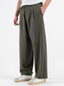 Coordinato giacchetta cropped + Pantalone baggy fit e coulisse ISA Verde Militare (1)