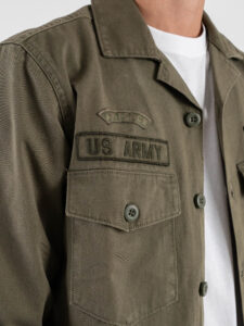 ONLY&SONS Camicia sportiva con patch militari ALBERTO 22034991 Dusty Olive (4)