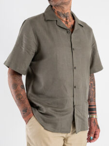 OVER-D Camicia a mezza manica in lino con collo bowling OC1S2S5C28 Militare (5)