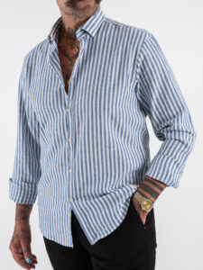 OVER-D Camicia a righe larghe in misto lino con collo alla francese OC1S2S5C11 Blu (3)