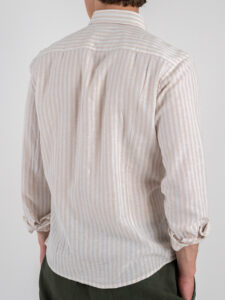 OVER-D Camicia a righe larghe in misto lino con collo alla francese OC1S2S5C11 Greige (1)