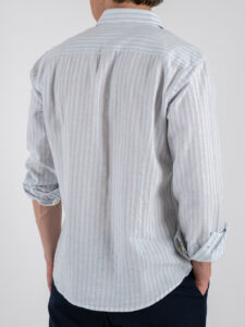 OVER-D Camicia a righe larghe in misto lino con collo alla francese OC1S2S5C11 Polvere (1)