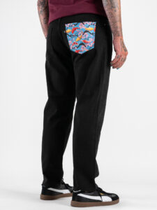 V2 Jeans regular con tasca sul retro in fantasia carpe koi JTCLS Nero (3)