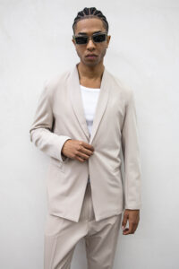 Abito regular leggero in poliviscosa con Giacca un bottone + Pantalone cropped TKN028 Beige (11)