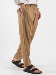 ESTASI Pantalaccio slim morbido in lino con coulisse in vita PAPEETE Fango (5)