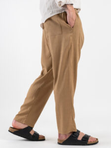 ESTASI Pantalaccio slim morbido in lino con coulisse in vita PAPEETE Fango (6)