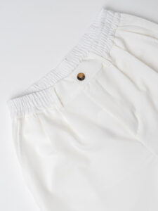ESTASI Pantalone regular leggero con gamba larga ed elastico in vita YAMAL Bianco (8)