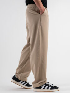 ESTASI Pantalone regular leggero con gamba larga ed elastico in vita YAMAL Sabbia (5)