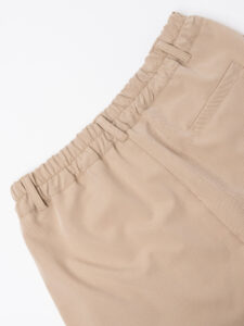 ESTASI Pantalone regular leggero con gamba larga ed elastico in vita YAMAL Sabbia (6)