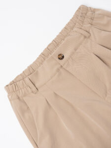 ESTASI Pantalone regular leggero con gamba larga ed elastico in vita YAMAL Sabbia (7)