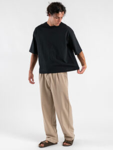 ESTASI T-shirt regular box fit TERRA Nero (2)