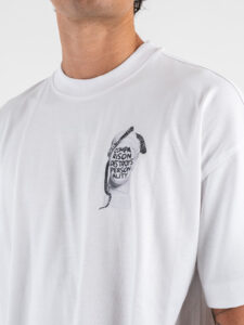 INDEPENDENT REPUBLIC T-shirt boxy fit con stampa COMPARISON Bianco (5)