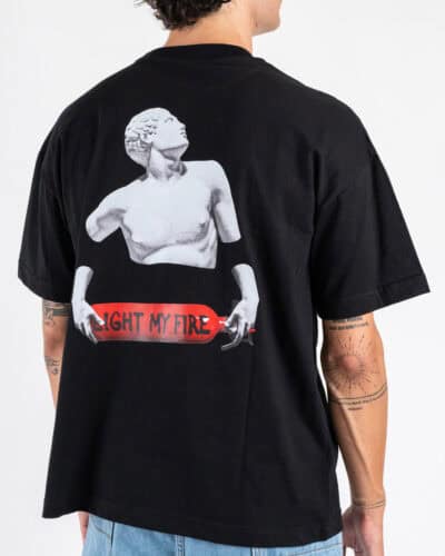 INDEPENDENT REPUBLIC T shirt boxy fit con stampa LIGHT MY FIRE Nero 3 Nuovi Arrivi