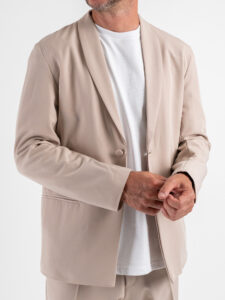 Abito regular leggero in poliviscosa con Giacca un bottone + Pantalone cropped TKN028 Cammello (3)