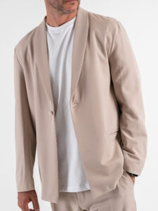 Abito regular leggero in poliviscosa con Giacca un bottone + Pantalone cropped TKN028 Cammello (4)