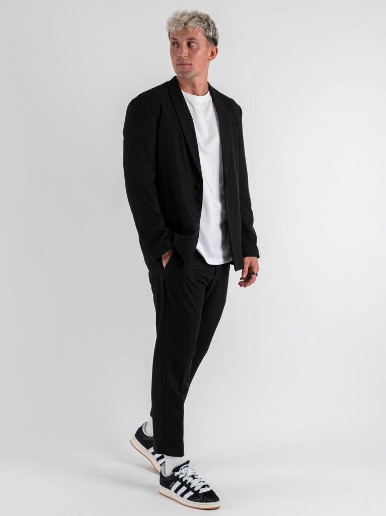 Abito regular leggero in poliviscosa con Giacca un bottone Pantalone cropped TKN028 Nero 2 Abiti