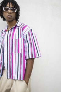 Camicia boxy rigata a MM con colletto e tasca frontale TKN044 BiancaFuxia4 (2)