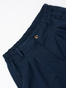 ESTASI Bermuda leggero con gamba larga ed elastico in vita YAMAL Blu (4)
